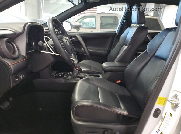 2T3JFREV9HW651386 2017 TOYOTA RAV White 