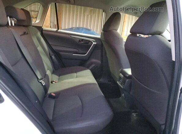 2T3LWRFV2LW092036 2020 TOYOTA LE White Вид задньої частини салону