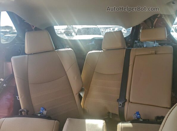 2T3N1RFV9RW424005 2024 TOYOTA LIMITED Red უკანა სავარძლების ხედი