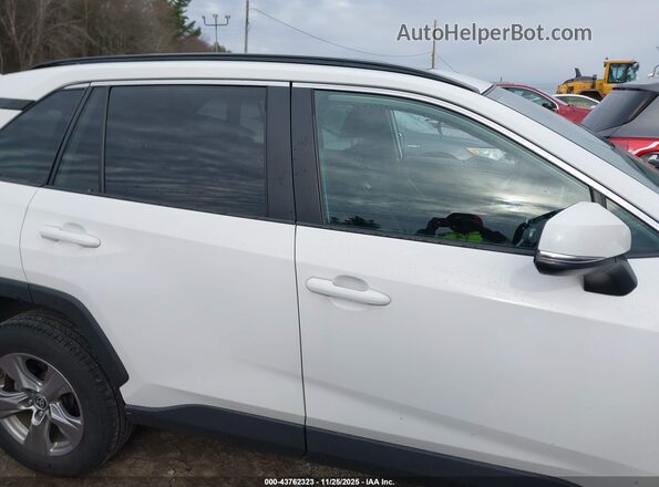 2T3P1RFV0PC353736 2023 TOYOTA LE White Вид задньої частини салону