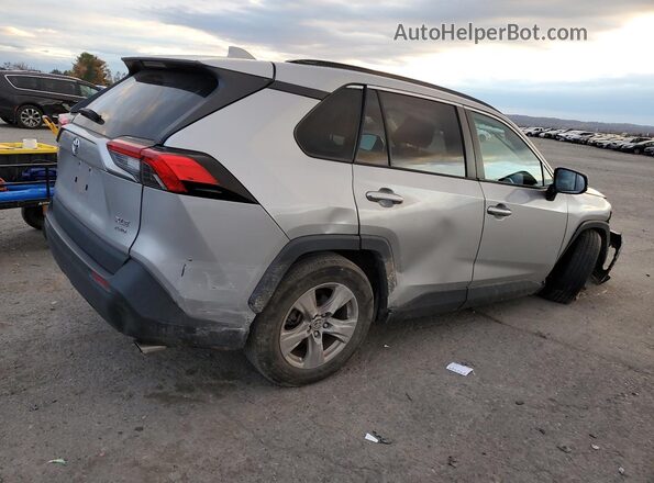 2T3P1RFV1PW354585 2023 TOYOTA LE Silver Tył prawy