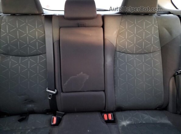2T3P1RFV1PW354585 2023 TOYOTA LE Silver Widok tylnych siedzeń