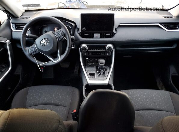 2T3P1RFV1PW354585 2023 TOYOTA LE Silver Widok deski rozdzielczej