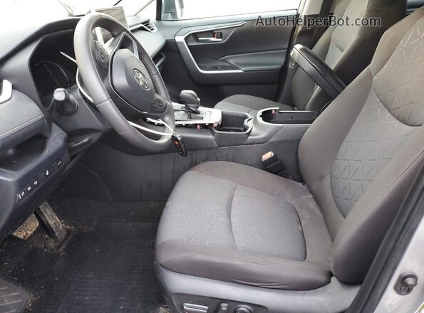 2T3P1RFV1PW354585 2023 TOYOTA LE Silver Widok wnętrza z przodu
