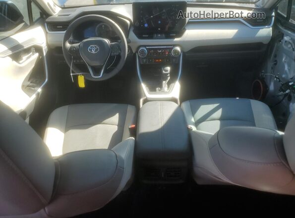 2T3Y1RFV5SW374285 2025 TOYOTA LIMITED Silver Widok deski rozdzielczej