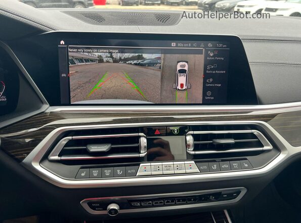5UXCW2C02L9C39408 2020 BMW X7 White Вид задньої частини салону