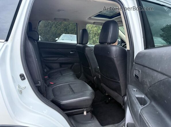 JA4AZ3A37JZ033119 2018 MITSUBISHI OUTLANDER White 