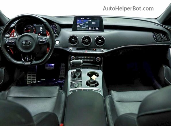 KNAE45LC3J6031896 2018 KIA STINGER White 