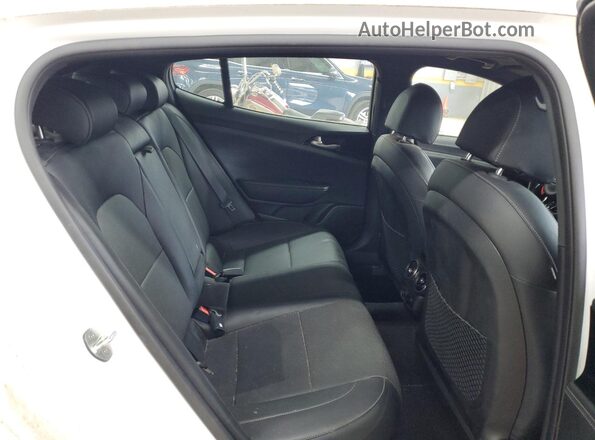 KNAE15LA8M6089983 2021 KIA STINGER White Widok wnętrza z tyłu