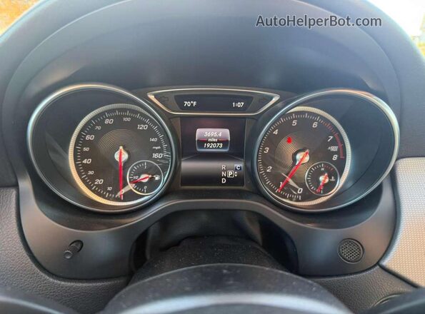 WDCTG4GB8KU004200 2019 MERCEDES-BENZ GLA White Vista de los asientos traseros