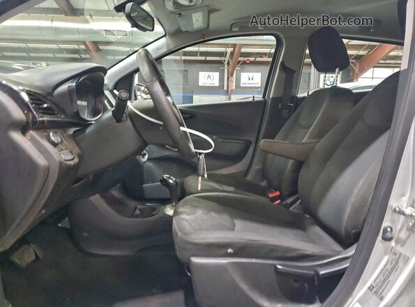 KL8CD6SA3JC470736 2018 CHEVROLET SPARK Silver Առջևի վահանակի տեսք