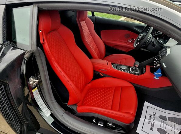 WUAKBAFX4M7901384 2021 AUDI R8 Black Vista interior delantera
