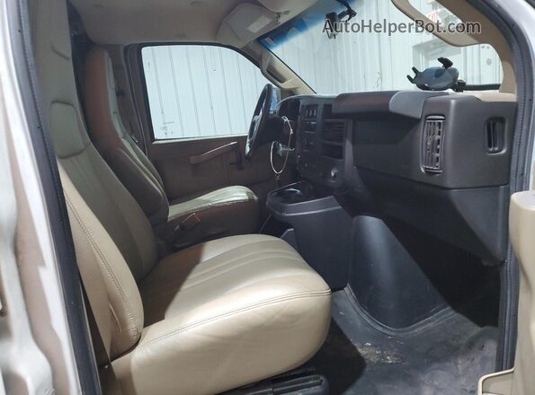 1GTZ7HFBXK1320482 2019 GMC SAVANA White 
