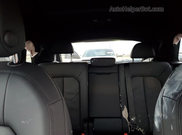 WA1DECF31S1062696 2025 AUDI Q3 White Widok wnętrza z tyłu