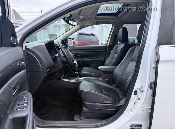 JA4AZ3A37JZ033119 2018 MITSUBISHI OUTLANDER White 