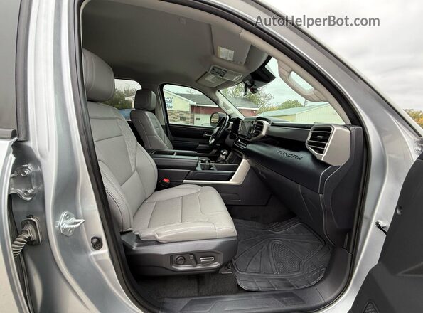 5TFLA5DB2RX178175 2024 TOYOTA TUNDRA Серебряный Вид сзади