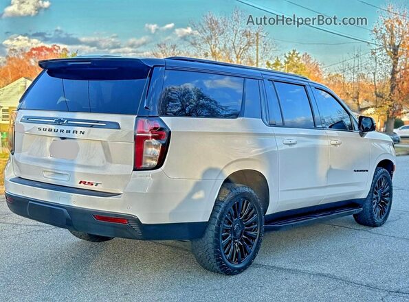 1GNSKEKD5MR331360 2021 CHEVROLET SUBURBAN White Widok z przodu