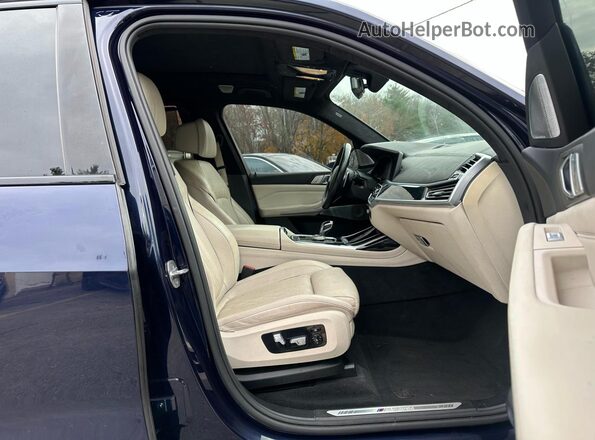 5UXCX6C08L9B32979 2020 BMW X7 Blue Front interior view