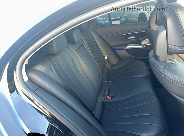 W1KLF4HB3RA007093 2024 MERCEDES-BENZ E-CLASS Black Вид салону спереду