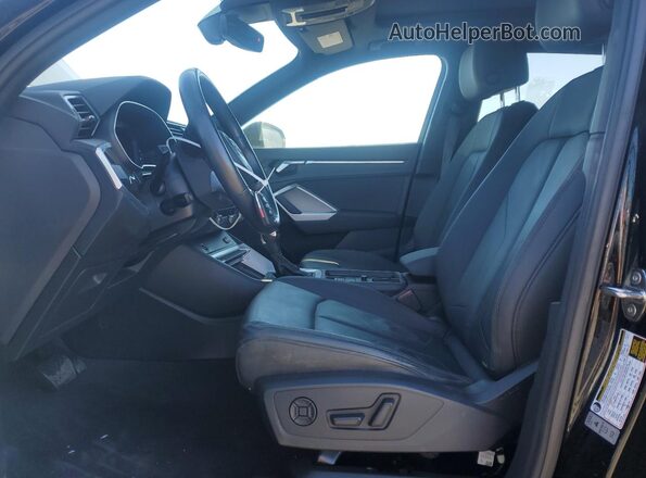WA1AUCF34M1071109 2021 AUDI Q3 Black Vista del salpicadero