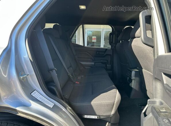 JTEVA5BR0S5008693 2025 TOYOTA 4RUNNER Серебряный 