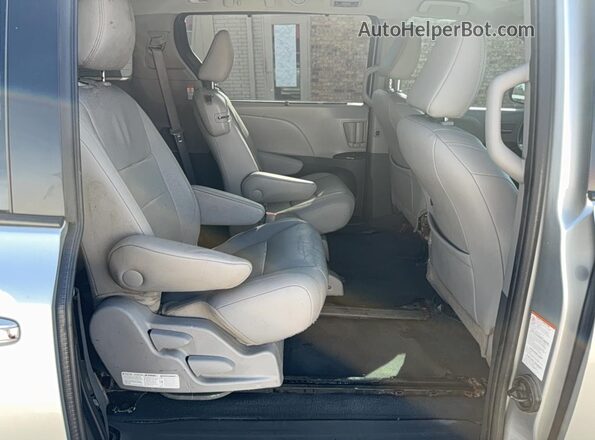 5TDYZ3DC0LS030115 2020 TOYOTA LE Silver წინა სალონის ხედი