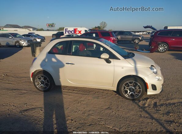 3C3CFFLH8JT425782 2018 FIAT 500C White Vista interior trasera