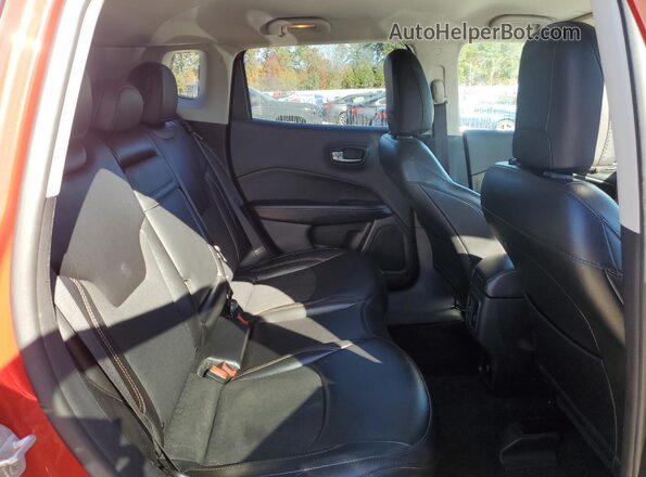 3C4NJCBB1LT130413 2020 JEEP COMPASS Red Вид задньої частини салону