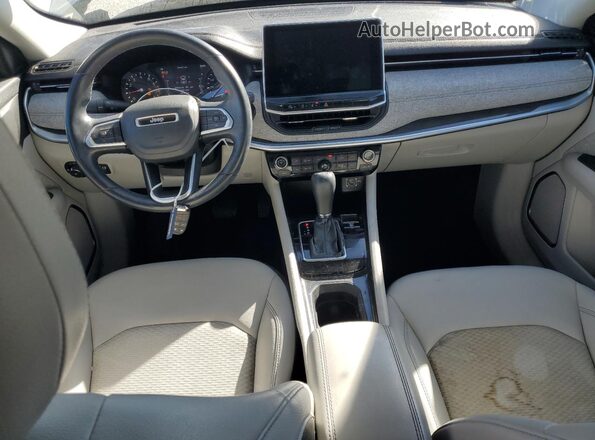 3C4NJCBB3NT176327 2022 JEEP COMPASS Silver Widok deski rozdzielczej