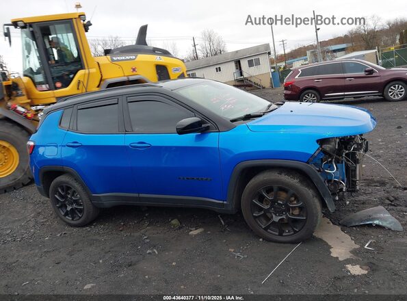3C4NJCBB3NT213585 2022 JEEP COMPASS Blue Vista interior trasera