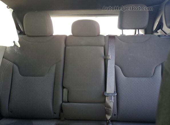3C4NJDAN3RT171989 2024 JEEP COMPASS White Widok tylnych siedzeń