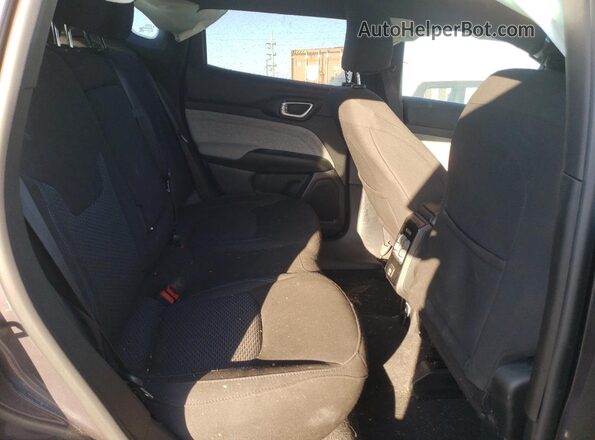 3C4NJDAN8RT162415 2024 JEEP COMPASS Gray Widok tylnych siedzeń