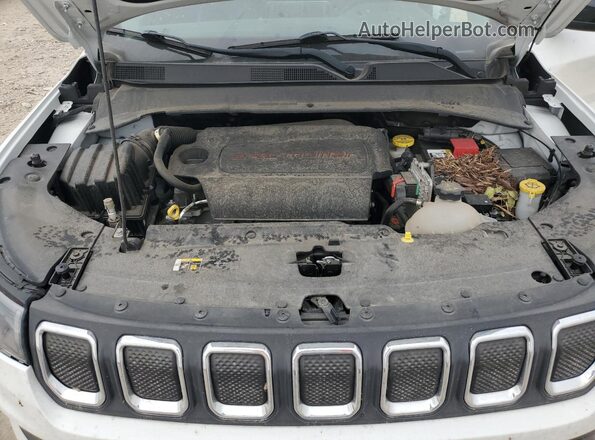 3C4NJDBB1NT165722 2022 JEEP COMPASS White Вид задньої частини салону