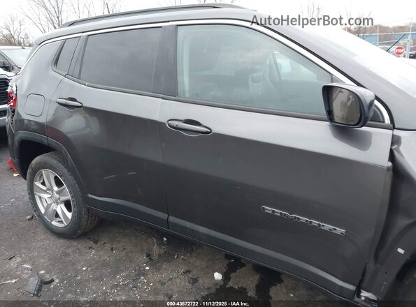 3C4NJDBB2NT103956 2022 JEEP COMPASS Gray უკანა სალონის ხედი