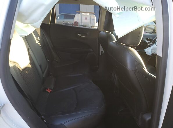 3C4NJDBB4LT164884 2020 JEEP COMPASS White Vista interior trasera