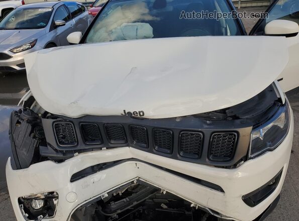 3C4NJDBB4LT164884 2020 JEEP COMPASS White Vista del compartimento del motor
