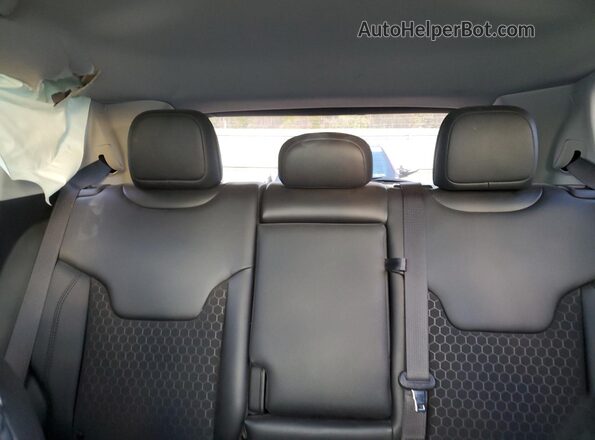3C4NJDBB4LT164884 2020 JEEP COMPASS White Vista de los asientos traseros