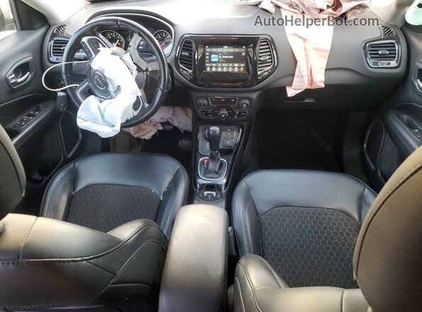 3C4NJDBB4LT164884 2020 JEEP COMPASS White Vista del salpicadero