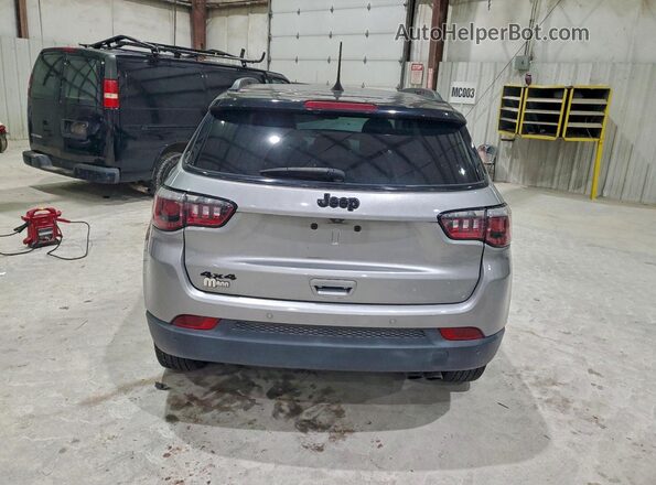 3C4NJDBB5LT109084 2020 JEEP COMPASS Silver Вид ззаду