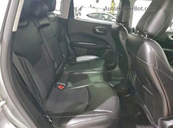3C4NJDBB5LT109084 2020 JEEP COMPASS Silver Вид задньої частини салону