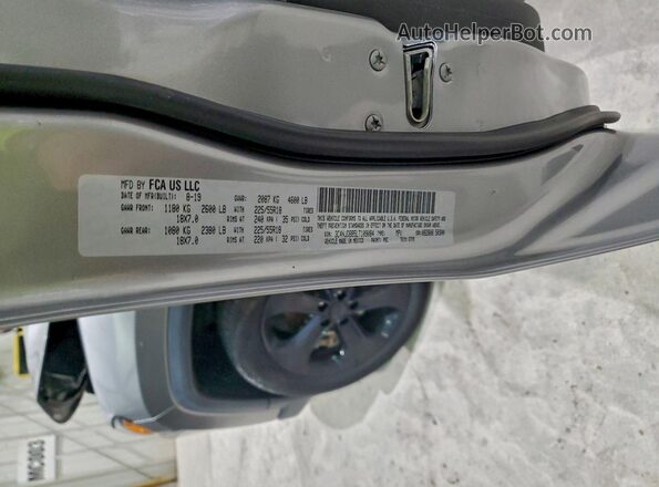 3C4NJDBB5LT109084 2020 JEEP COMPASS Silver Вид наклейки з VIN-кодом