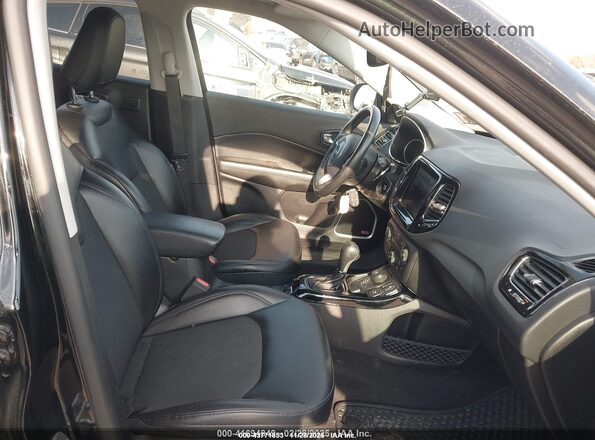 3C4NJDBB8KT623171 2019 JEEP COMPASS Black Widok wnętrza z przodu