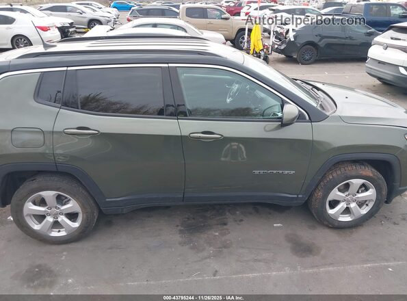 3C4NJDBB8KT740894 2019 JEEP COMPASS Зеленый Вид задней части салона