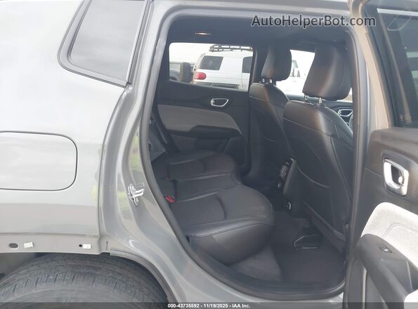 3C4NJDBN0PT513748 2023 JEEP COMPASS Gray VIN sticker view