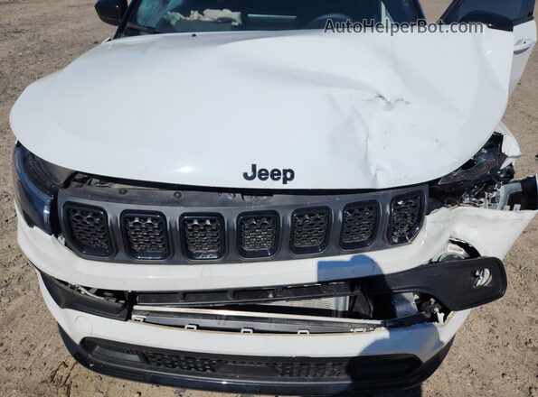 3C4NJDBN1PT549223 2023 JEEP COMPASS White Widok wnętrza z tyłu