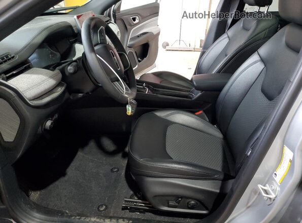 3C4NJDBN1RT170757 2024 JEEP COMPASS Silver Vista interior delantera