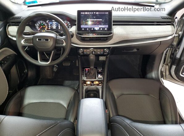 3C4NJDBN1RT170757 2024 JEEP COMPASS Silver Vista del salpicadero