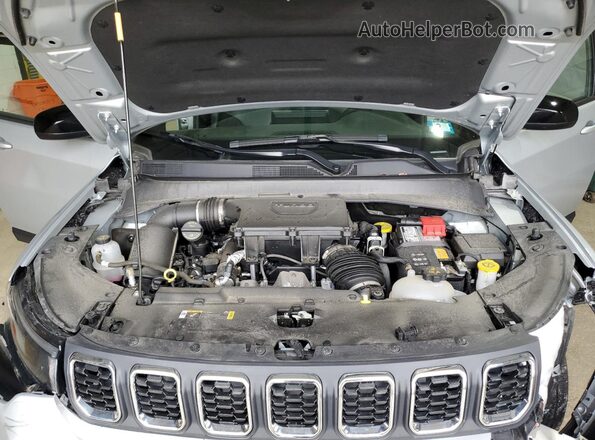 3C4NJDBN1RT170757 2024 JEEP COMPASS Silver Vista del compartimento del motor