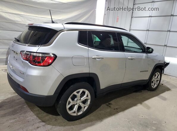 3C4NJDBN1RT170757 2024 JEEP COMPASS Silver Trasero derecho