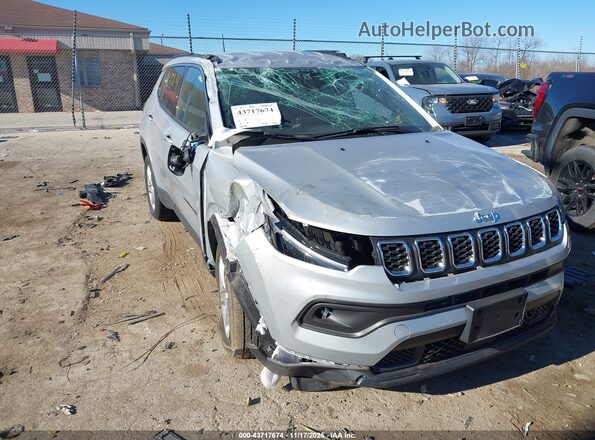 3C4NJDBN5RT112229 2024 JEEP COMPASS Silver Widok z przodu